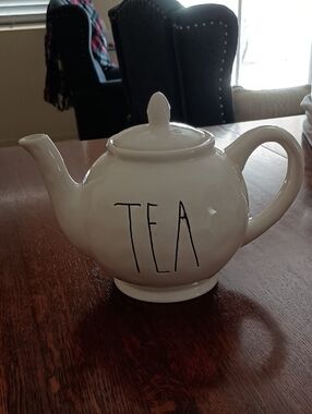 Rae Dunn by Magenta Artisan Collection Ceramic Farmhouse Style Tea Pot (b550)